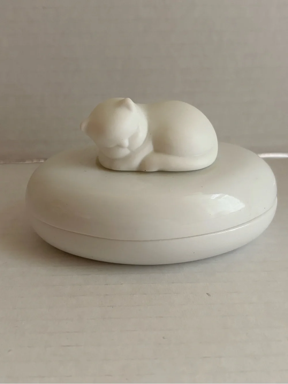 Vintage Crowing Touch Sleeping Cat Trinket Box
